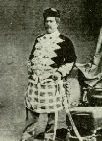 En el momento de su sucesión, johor se enfrentaba a una amenaza política del sultán depuesto, mahmud muzaffar shah. Sultan Abu Bakar of Johor ( above and right ) was known as ...