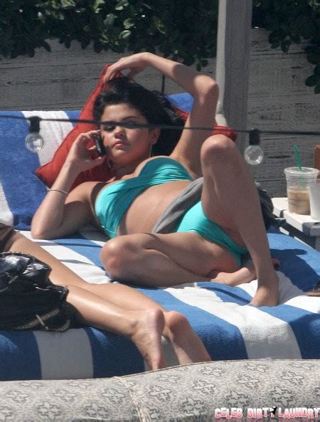 Selena Gomez Catches Some Rays In Miami Celeb Dirty Laundry