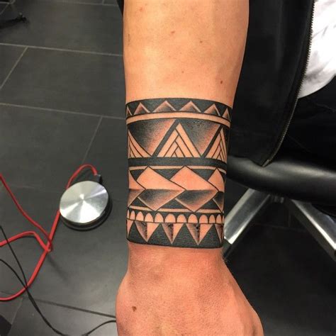 Tattoo Maori Polso Uomo | TeachersHub