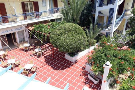 Η αγία μαρίνα αποτελεί παραθεριστικό οικισμό με ξενοδοχεία, ενοικιαζόμενα δωμάτια και χώρους εστίασης. Ξενοδοχείο Καρυάτιδες - Αγία Μαρίνα - Αίγινα Ξενοδοχεία