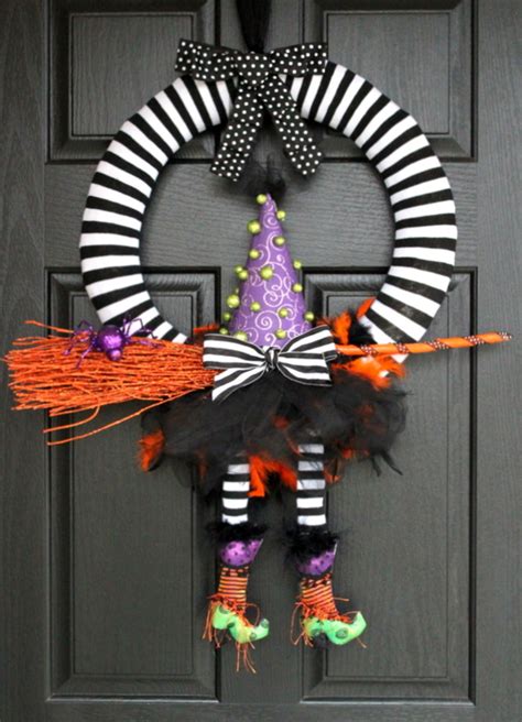 13 Easy Diy Halloween Wreaths You Will Be Dying To Make Holidappy