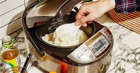 Misalnya nasi telur rice cooker yang sempat viral beberapa waktu lalu. Inilah 5 Cara Memasak Nasi Di Rice Cooker Agar Tidak Lembek