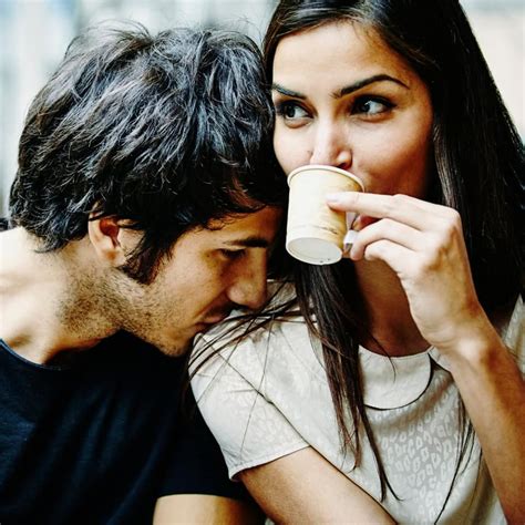26 Ways Couples Say I Love You Without Saying A Word Beaux Couples Couples Sex Couples In