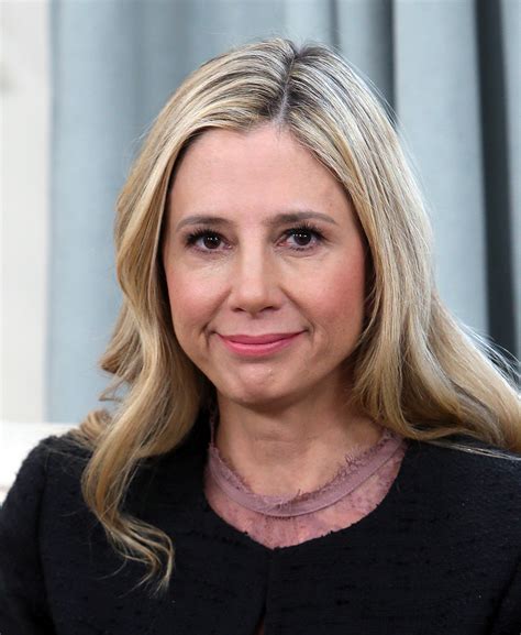 Mira Sorvino Apologized To Woody Allens Daughter For Working With Him