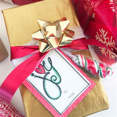 Easy T Wrapping Tips And Free Printable T Tags Angie Holden The