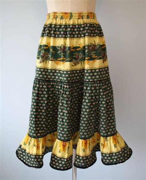 1970s Skirt Vintage Sunflower Prairie Skirt Boho Hippie Calico