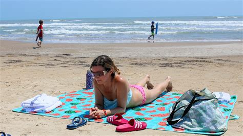 Coronavirus And Beaches Can I Safely Enjoy The Sun Surf And Sand