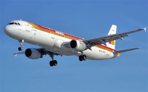 File:Iberia a321-200 ec-hui arp.jpg - Wikimedia Commons