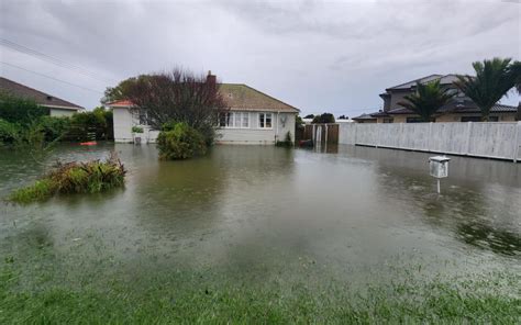 In Pictures Widespread Flooding As Auckland Hit With Heavy Rain Rnz News