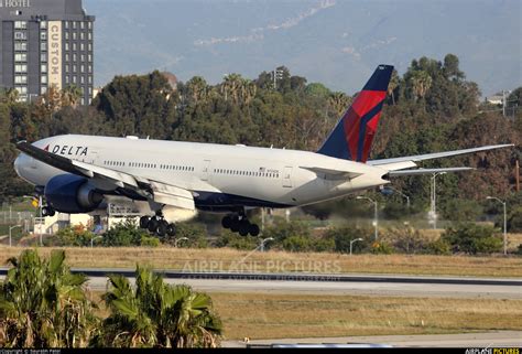 N704dk Delta Air Lines Boeing 777 200lr At Los Angeles Intl Photo