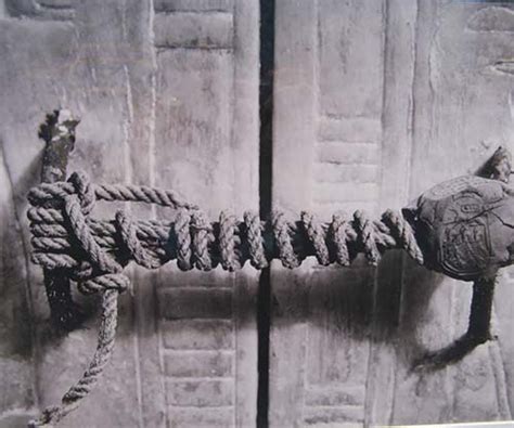 The Unbroken Seal On King Tutankhamuns Tomb 1922 Rare Historical Photos