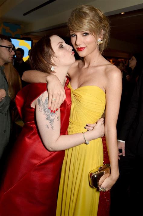 Taylor Then Gets Caught Right At The Moment Before Lena Dunham Gives Her A Kiss Taylor Swift