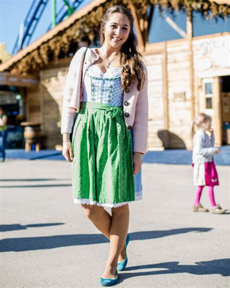 Streetstyle Wiesn Die Schönsten Outfits Vom Oktoberfest Brigittede