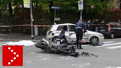 Incidente Mortale A Milano Scontro Tra Auto E Moto In Viale Umbria