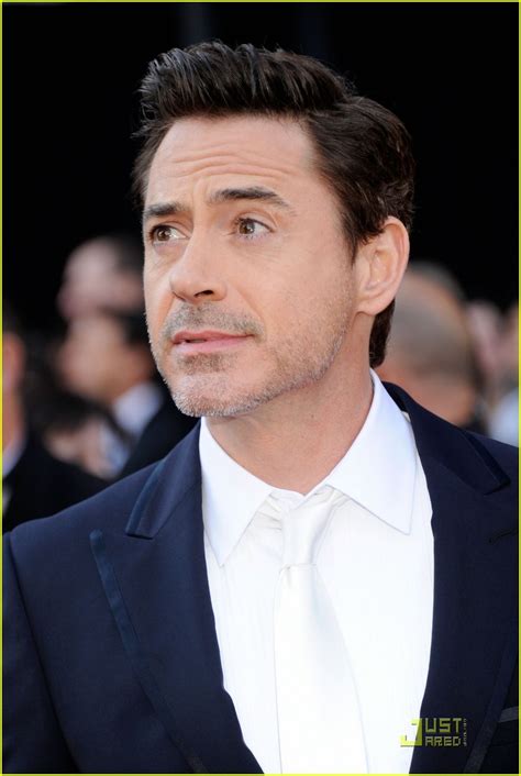 Robert Downey Jr Oscars 2011 Red Carpet Photo 2523818 2011 Oscars