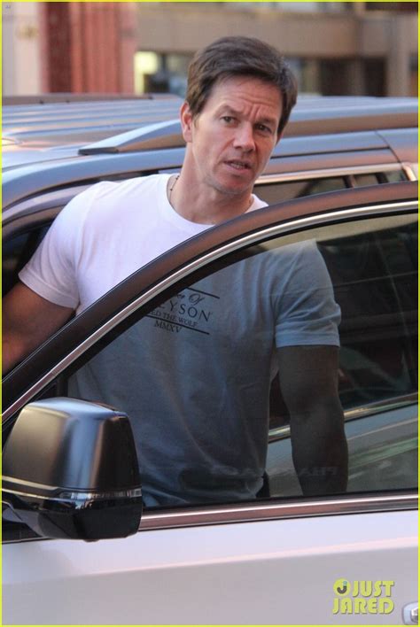 Mark Wahlberg Flaunts Buff Biceps Out In Beverly Hills Photo 4033477