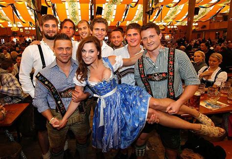 Ehc Shooting Mit Dem Wiesn Playmate Abendzeitung M Nchen