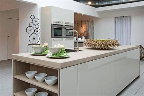 Make social videos in an instant: Kashmir Grey Gloss Kitchen — KitchenFindr