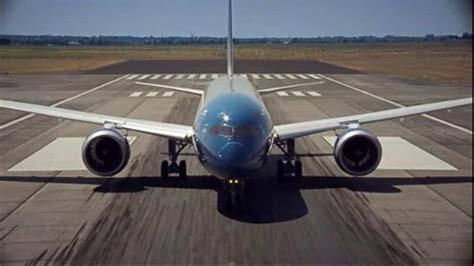 Watch The New Boeing 787 9 Take Off Vertically Into The Sky