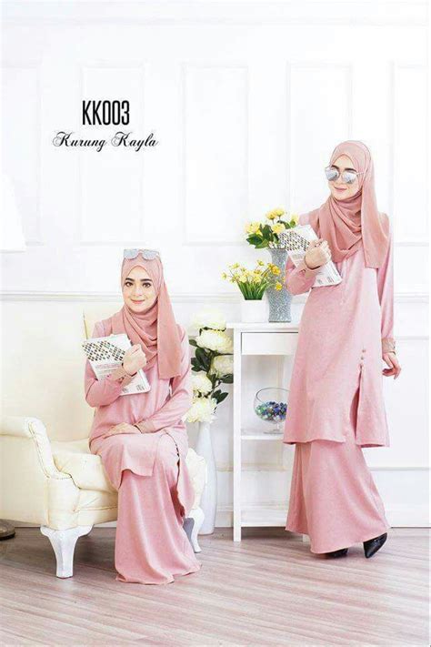 Namun tahukah kamu apa saja warna jilbab untuk baju pink yang cocok? KURUNG KAYLA Belahan di bahagian bawah baju menampilkan ...