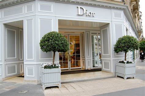 Dior 26 28 30 Avenue Montaigne Evous Boutiques De Luxe Intérieur