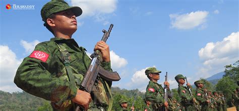 Ein professionelles militär beschütze sein volk, heißt es in einer gemeinsamen erklärung. Myanmar Military Holds Meeting With Arakan Army Officials ...