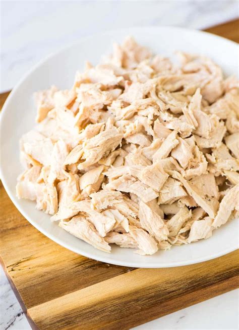 Mix the olive oil, honey, sweet chilli sauce and soy sauce together in a small bowl. How to Make Shredded Chicken | EASY Method and Best Ways ...