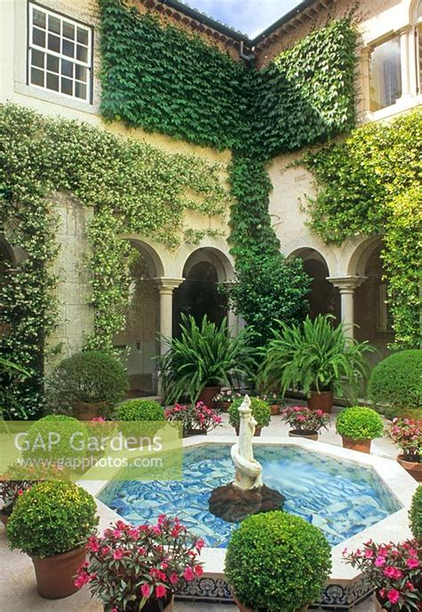Gap Gardens Mediterranean Courtyard With Hexagonal Water Feature And