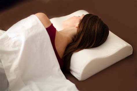 Perché usare il cuscino cervicale? Best Pillows for Neck Pain - Fancy Sleep
