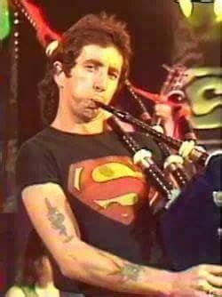 Ac dc song with bagpipes. Bon Scott playing the Bagpipes for AC/DC | Bon scott, Acdc ...