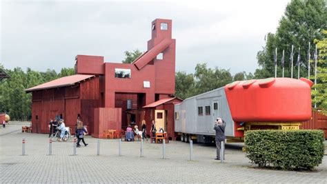 Le Centre Pompidou Offre Lasile Au Domestikator