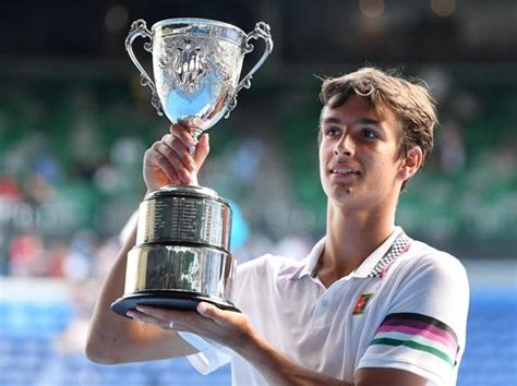 Lorenzo musetti tennis offers livescore, results, standings and match details. Lorenzo Musetti vince gli Australian Open Juniores - Corriere.it