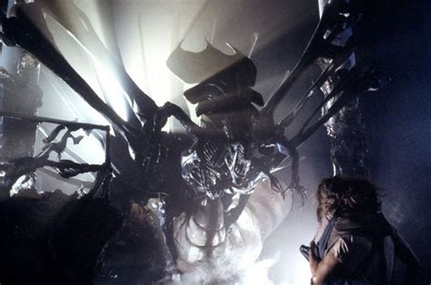 Pin By Gwyllabrach On Aliens And Predators In 2020 Aliens Movie Alien