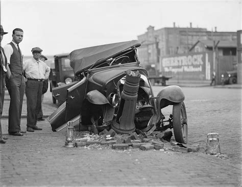 Des Accidents De Voiture à Lancienne Car Crash Car Photos Vintage Cars