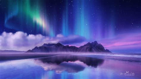 Esto es algo que el sistema. Aurora polar reflejadas en lago en las montañas Fondo de ...