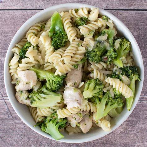 Easy Chicken Broccoli Pasta So Delicious Hint Of Healthy