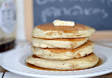 Low Fat Fluffy Buttermilk Pancakes The Realistic Nutritionist