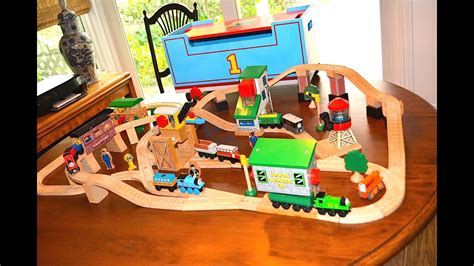 Thomas Wooden Railway Sets Lift And Load Train Set Layout Builder
