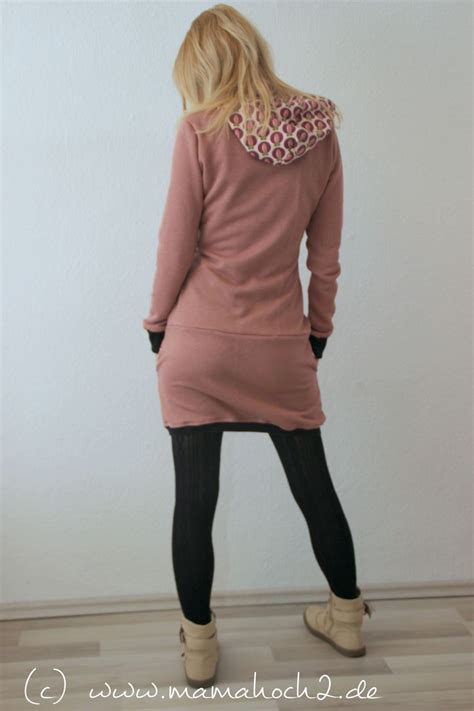 Gemütlich zu hause auf der couch lümmeln, dafür schien das sweatkleid aka home wear lange zeit prädestiniert. Nähanleitung - Das Sweatkleid für Damen | Sweatkleid damen ...