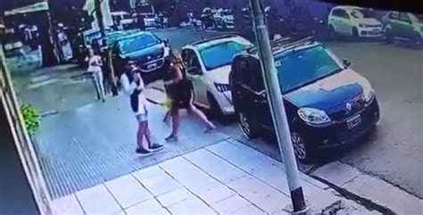 Video Una Mujer Se Defendió De Ladrones E Impidió Que Se Lleven A Su