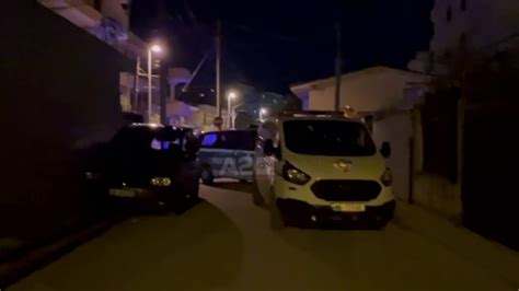 Sulmi me armë në lokalin e Fatjon Muratit gjendet një makinë e djegur