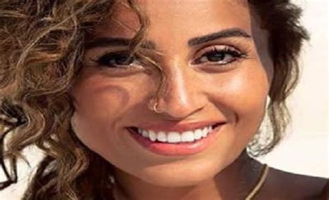 فتاة التيك توك كائن الهوهوز فيديوهات اباحية مثيرة. دينا الشربيني تستفز الجمهور بإطلالة مكشوفة غير مبالية ...