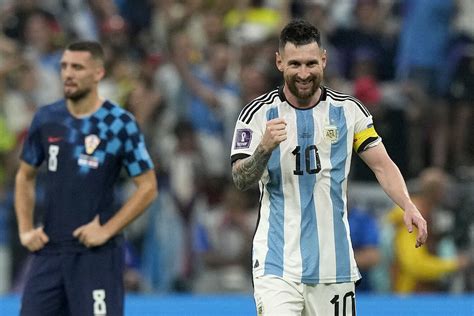 Argentina 3 0 Croatia Magnificent Messi Inspires Argentina To The