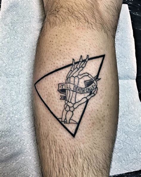 Check spelling or type a new query. 75 Tatuajes con la mano de esqueleto (Con el significado)