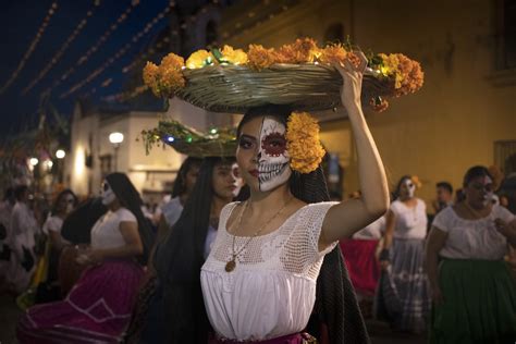 How Oaxacans Are Still Celebrating Día De Los Muertos This Year Here