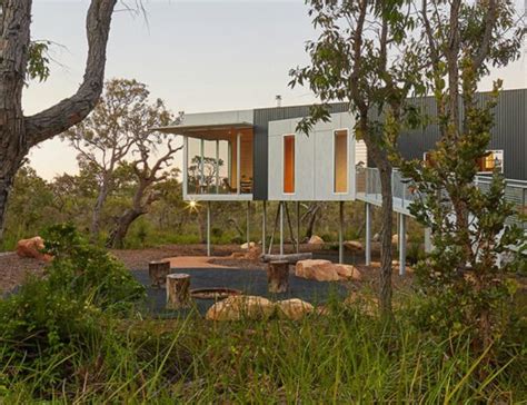 Rugged Wilderness House Optimizes Bush Views And Passive Solar Principles