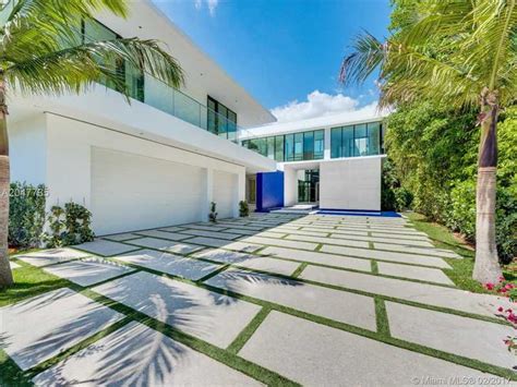 Miami, fl homes for sale & real estate. The Character of Architecture of the Miami Beach Homes for ...