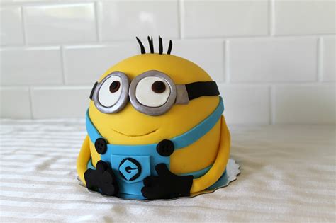 This was such a fun little cake to make. Cute Minion Cake Design | 13 Incredibly Cute And Creative ...