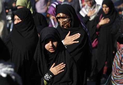 Pakistan Shiite Muslim Women Protest Bomb Blast