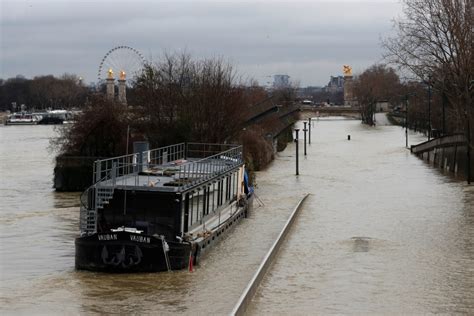 Nearly 1500 Evacuated In Paris Region As Rising Seine Poses Flood Risk